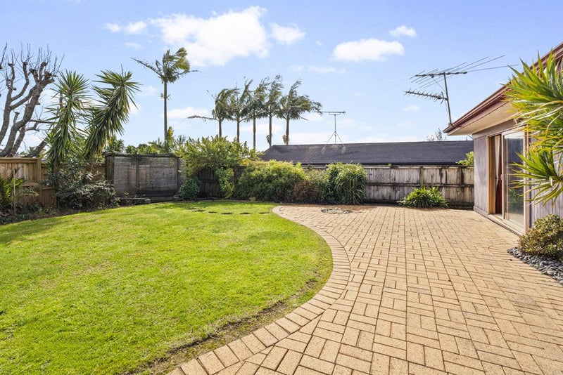 6 Davita Place, Farm Cove, Auckland - Carousel 1