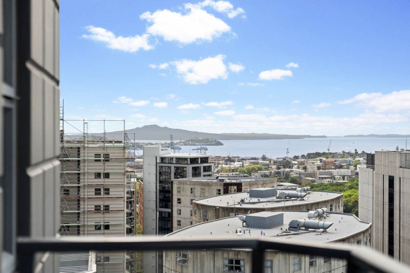 16J/6 St Martins Lane, Grafton, Auckland City, Auckland - Carousel 2