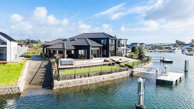 33 Waitemata Drive, One Tree Point - Carousel 1