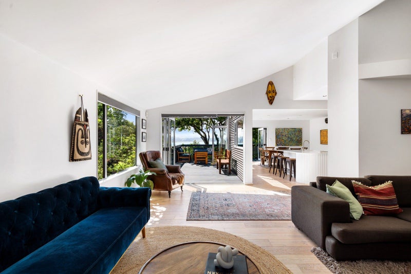 35 Burns Road, Hospital Hill, Napier, Hawke's Bay - Carousel 1