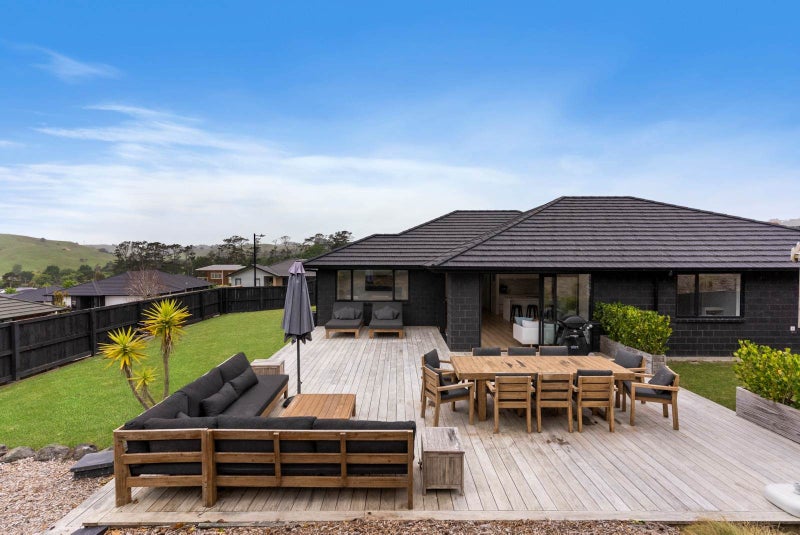 44 Urumaraki Avenue, Helensville, Helensville - Carousel 1