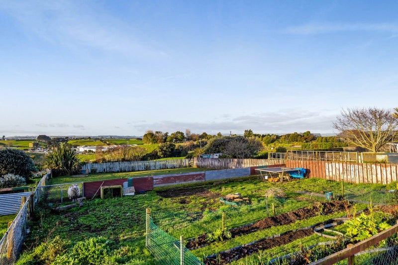 10 Glasgow Street, Hawera - Carousel 2