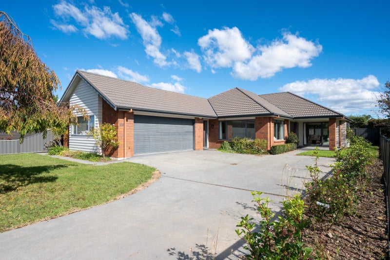 25 Arbuckle Road, Frimley, Hastings - Carousel 1