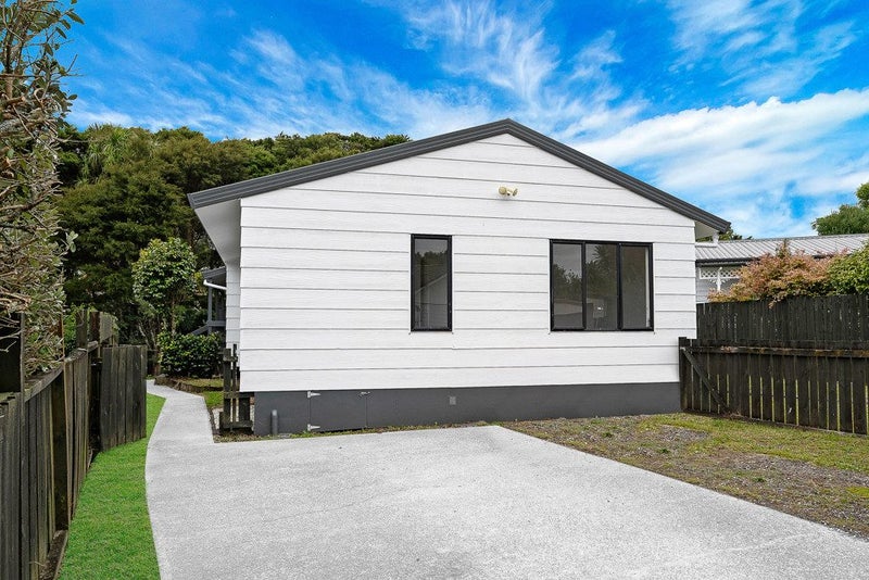 77 Meadowvale Rise, Titirangi, Auckland - Carousel 26