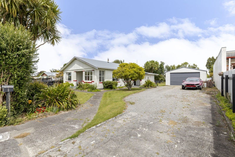53 Titania Street, Stratford - Carousel 1