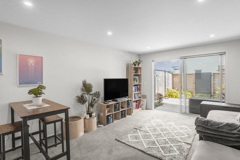 24A Barber Grove, Moera, Lower Hutt, Wellington - Carousel 2