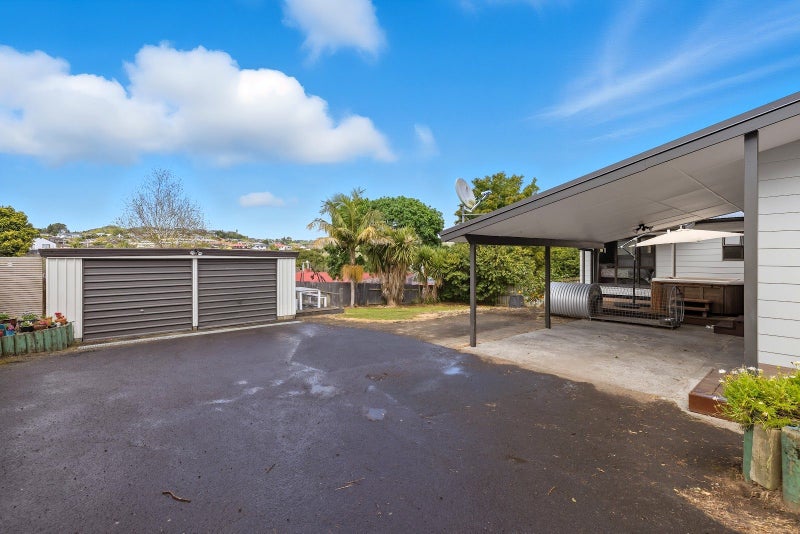 11 Corinna Street, Welcome Bay, Tauranga - Carousel 2