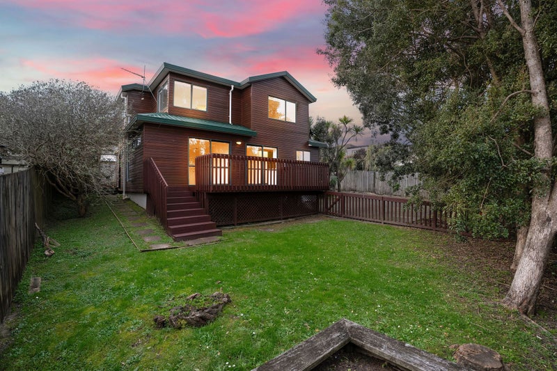 2/30 Roberts Road, Glenfield, Auckland - Carousel 1