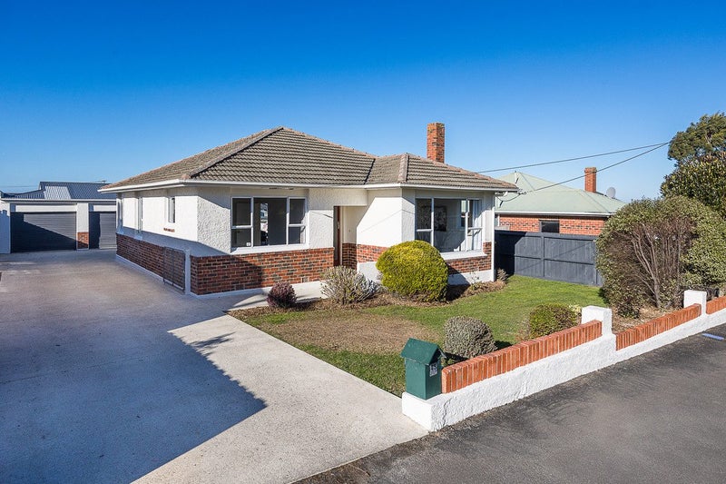 43 Isadore Road, Saint Clair, Dunedin - Carousel 1