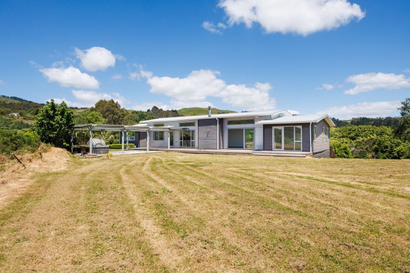 8 Ridgeview Road, Palmerston North - Carousel 2