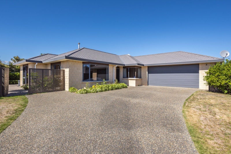 82 Regent Drive, Paraparaumu Beach, Paraparaumu - Carousel 1