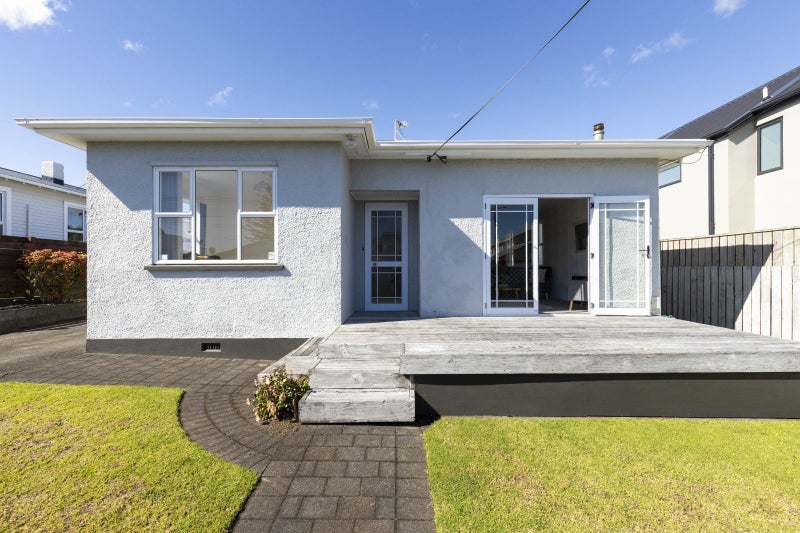 20 Princes Street, Fitzroy, New Plymouth - Carousel 1
