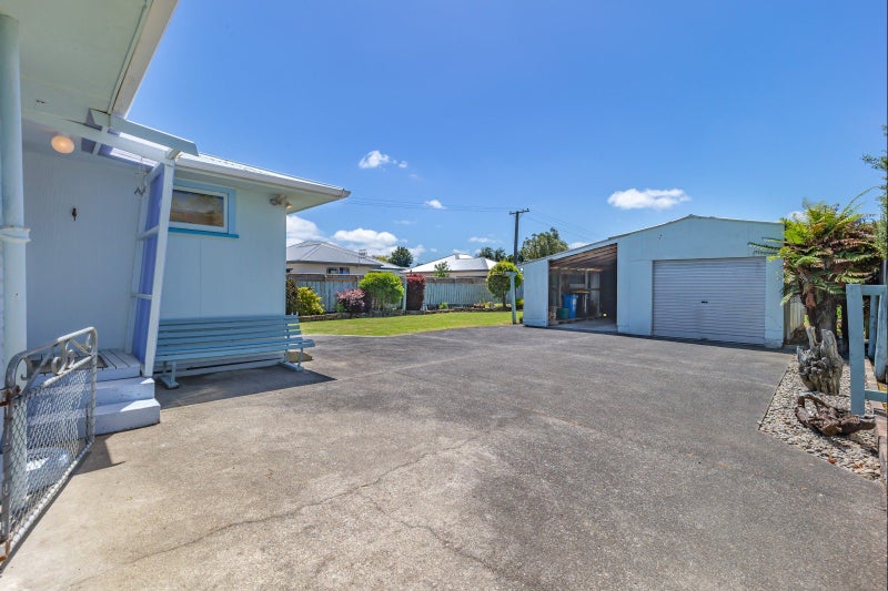 44 Kings Drive, Levin, Levin - Carousel 2