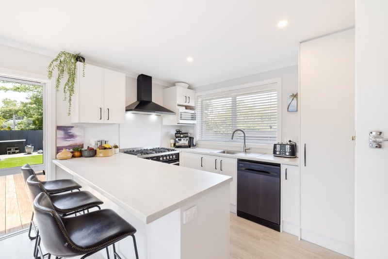 20 Roberta Drive, Somerfield, Christchurch - Carousel 1