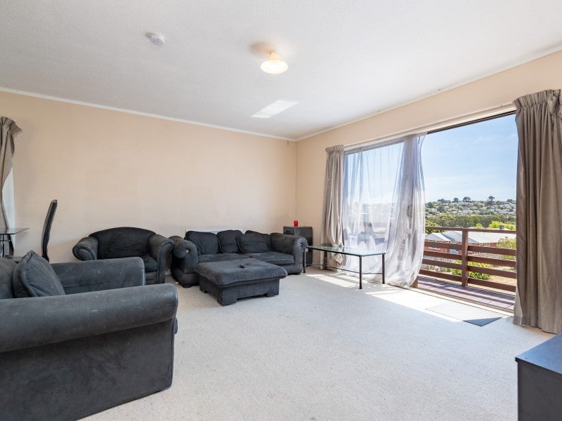 Property Valuation for 12 Penguin Grove, Waitangirua, Porirua Trade