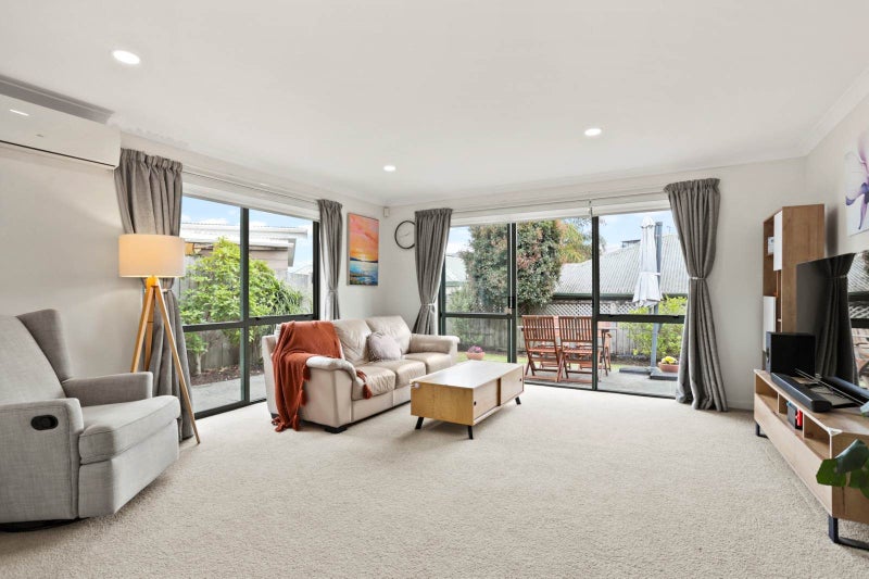 1B Duncan Avenue, Te Atatu South, Auckland - Carousel 2