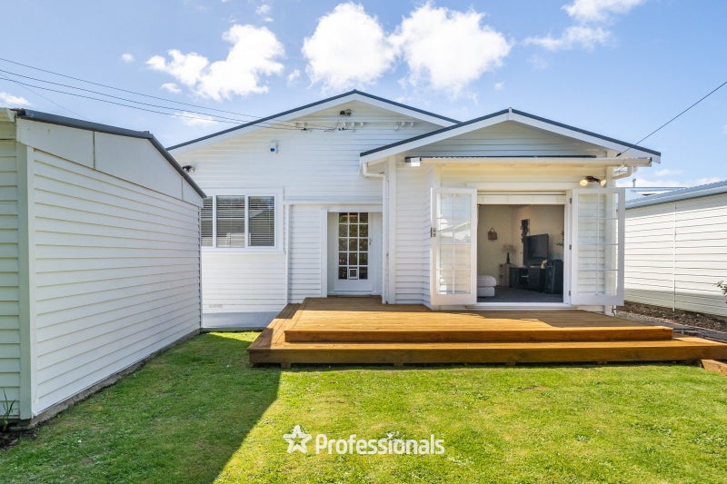 2/17 Beaumont Avenue, Alicetown, Lower Hutt - Carousel 1