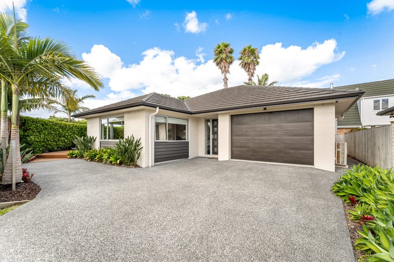 7 Laurie Street, Red Beach, Red Beach - Carousel 1