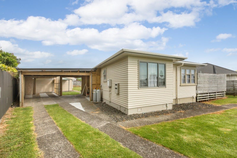 15 Clive Road, Katikati, Katikati - Carousel 1