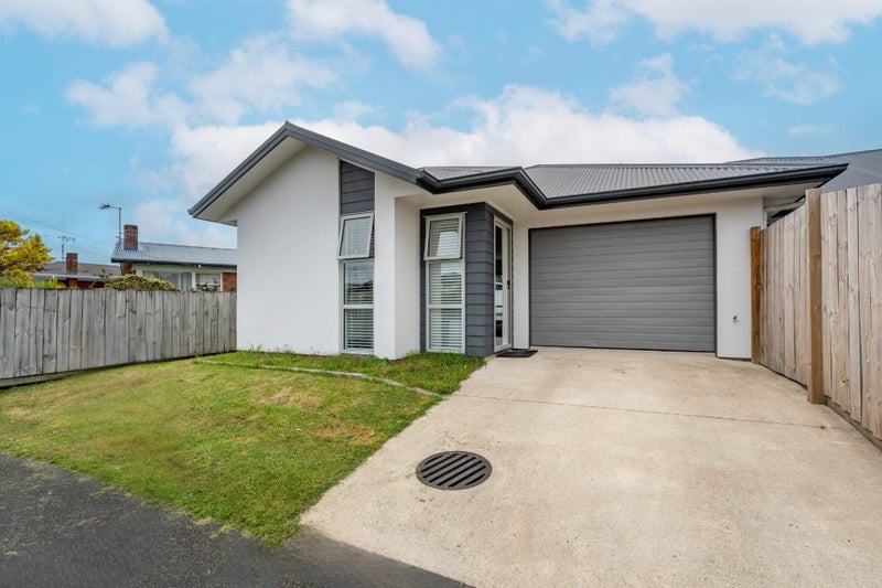 54 Lewis Street, Glenview, Hamilton - Carousel 2