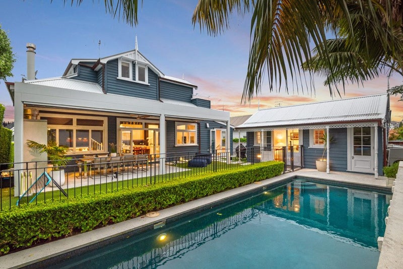 14 Ring Terrace, Saint Marys Bay, Auckland - Carousel 2