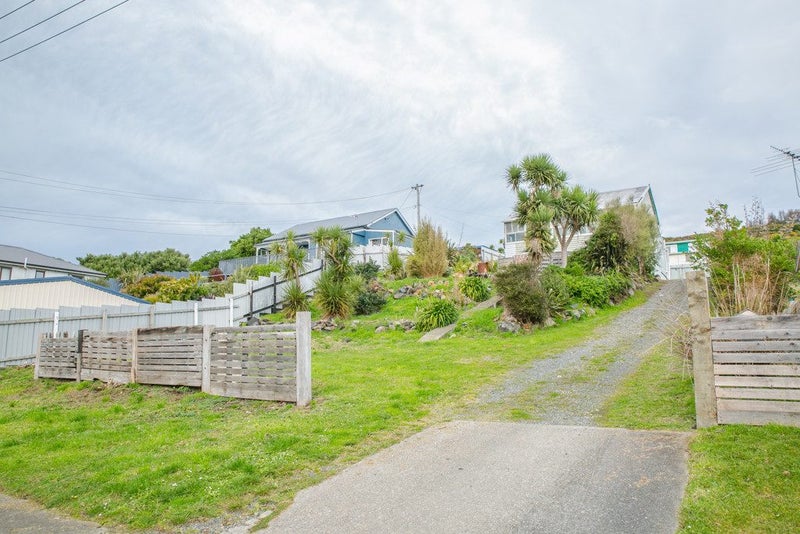 40 Theodore Street, Bluff - Carousel 2