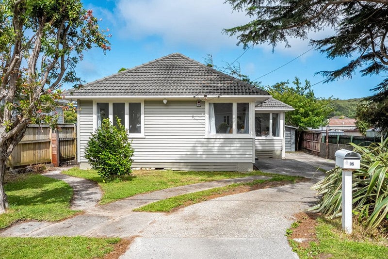 95 Wise Street, Wainuiomata, Lower Hutt - Carousel 1