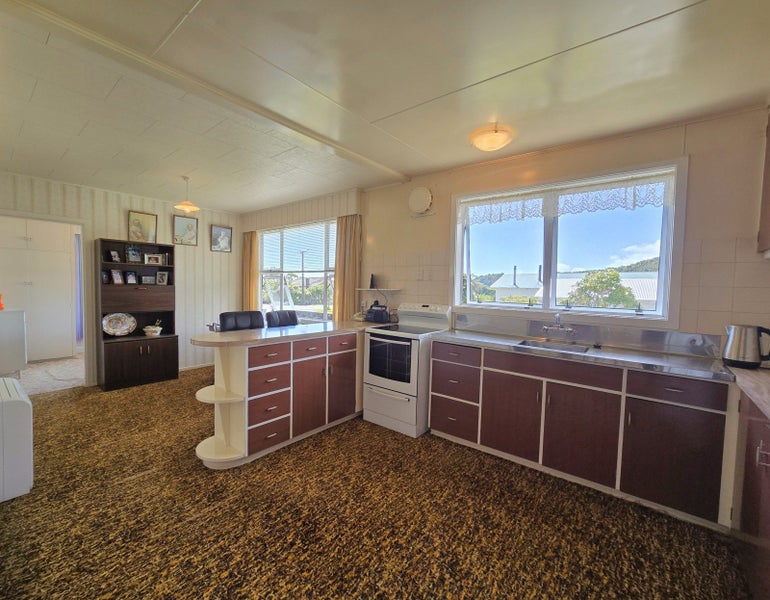 44 Aylmer Street, Ross, Ross - Carousel 2