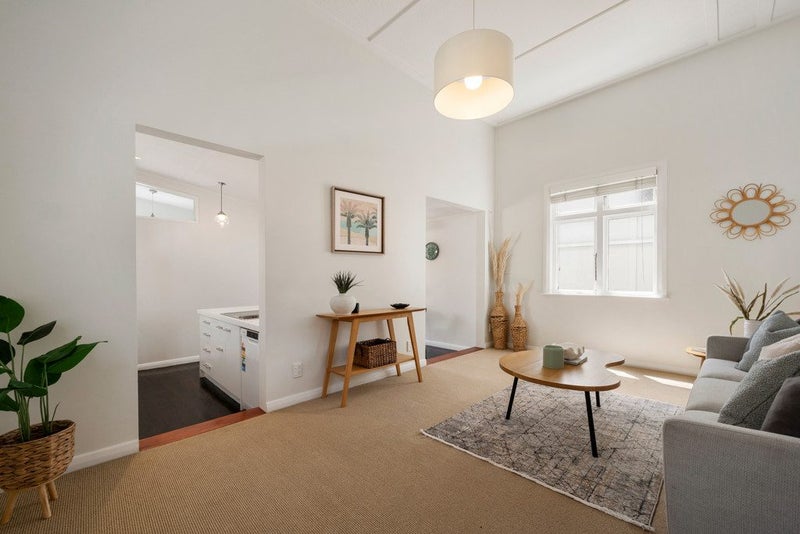 9 Herald Terrace, Berhampore, Wellington - Carousel 2