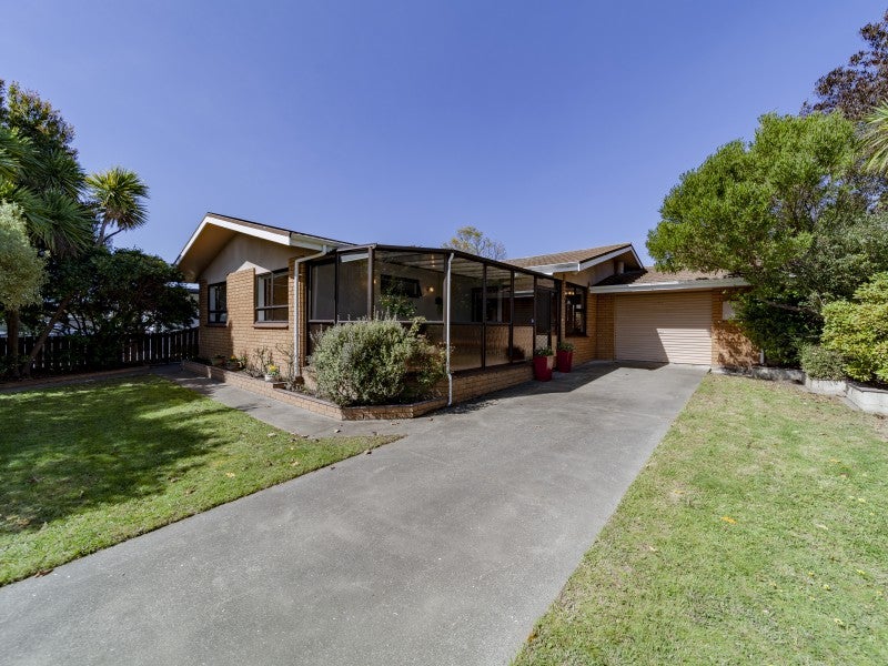 329 Westminster Avenue, Tamatea, Napier - Carousel 1
