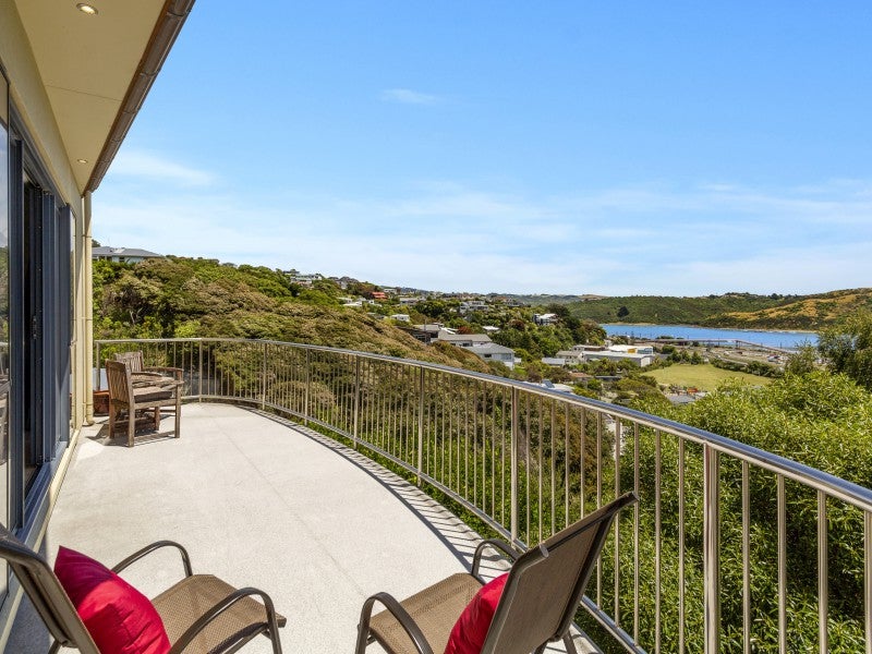 8A Kiriwai Road, Paremata, Porirua - Carousel 2