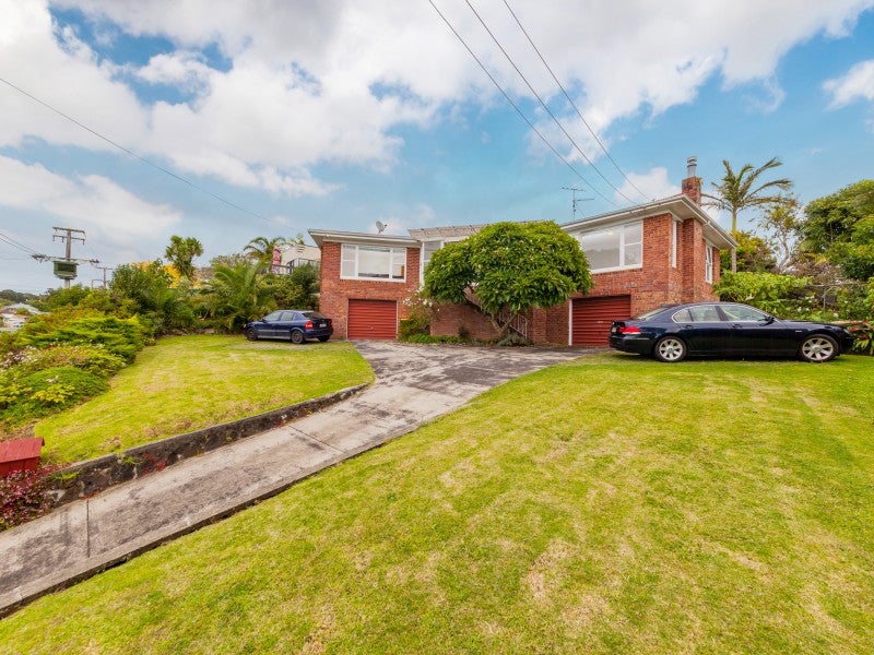 10 Woodward Avenue, Mangere Bridge, Auckland - Carousel 1