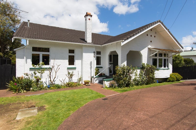 51 Pencarrow Avenue, Epsom, Auckland - Carousel 1