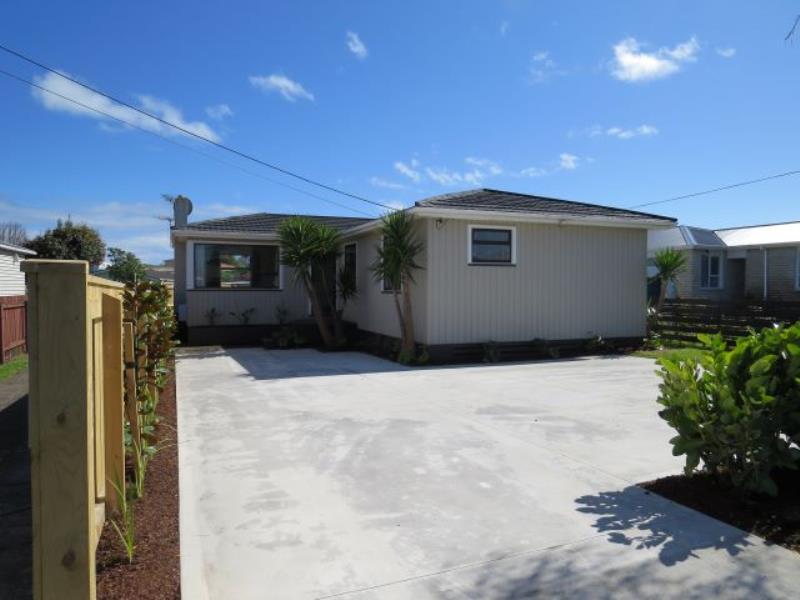 9 Turakina Street, Merrilands, New Plymouth - Carousel 1