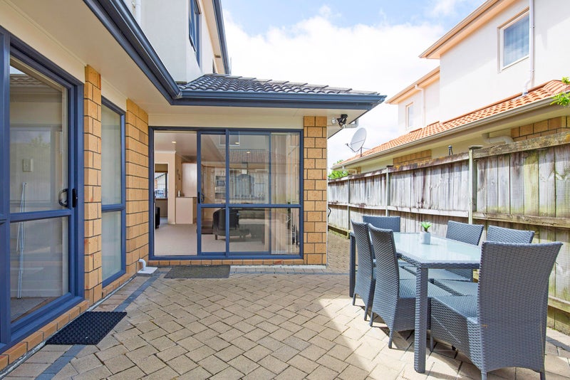 109 Wayne Francis Drive, Flat Bush, Auckland - Carousel 1