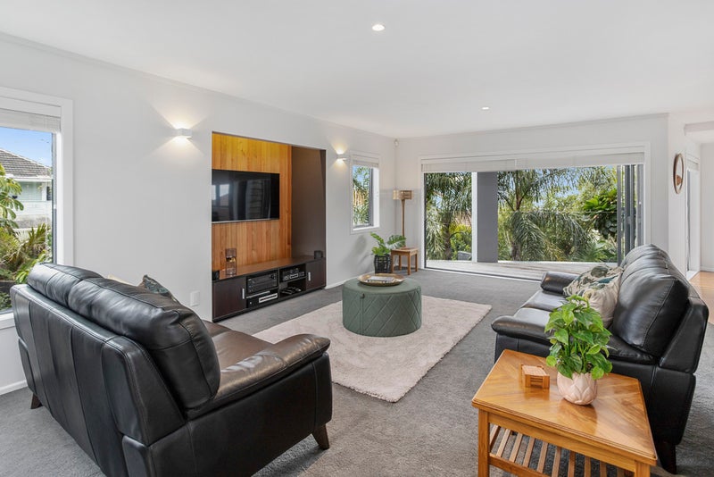 2/183 Jervois Road, Herne Bay, Auckland - Carousel 1