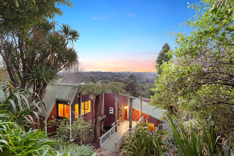 7 Selwyn Avenue, Glen Eden, Auckland - Carousel 1