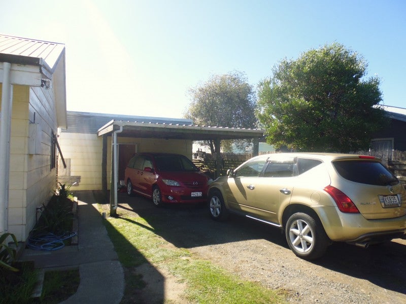 2/6 Kilkee Terrace, Flaxmere, Hastings - Carousel 12