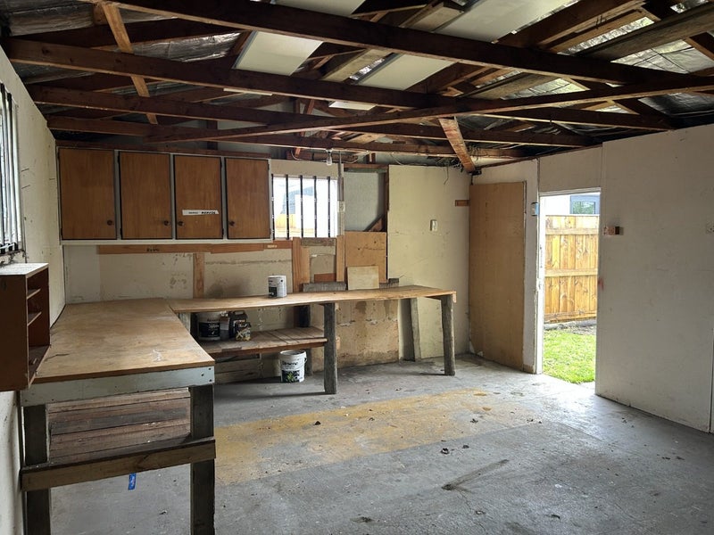 2 Carr Street, Blenheim - Carousel 12