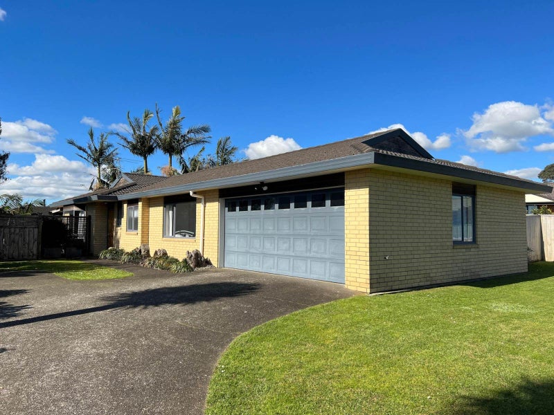8 Dawn Place, Waiuku, Waiuku - Carousel 1
