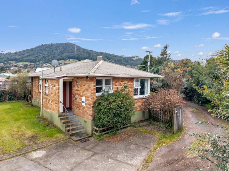 31 Lisa Crescent, Mangakakahi, Rotorua - Carousel 1