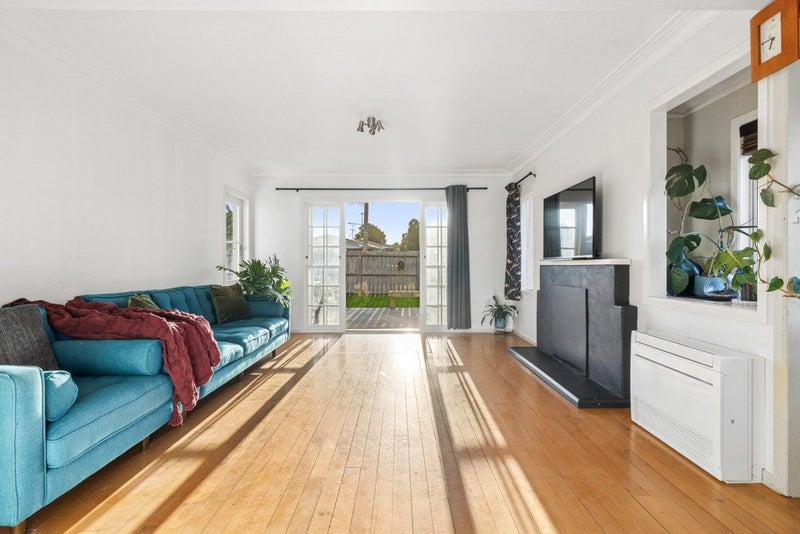 8 Landscape Road, Pukekohe, Pukekohe - Carousel 1