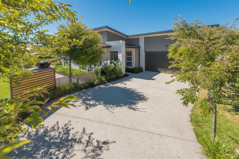 13 Coromandel Street, Wanaka - Carousel 1