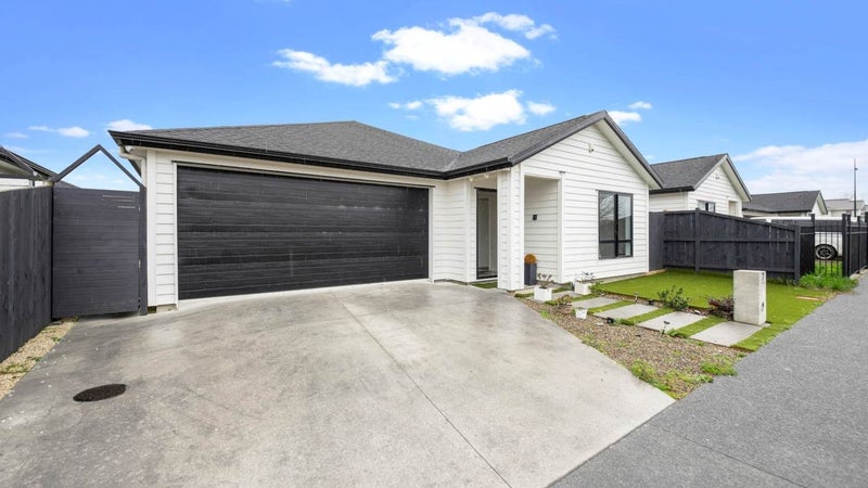 7 Silver Beech Street, Takanini, Auckland - Carousel 1