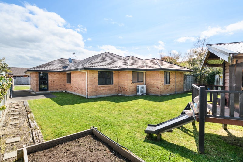 23 Walnut Grove, Kelvin Grove, Palmerston North - Carousel 2