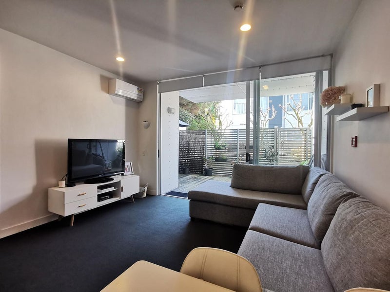 110/22 Fisher-Point Drive, Freemans Bay, Auckland - Carousel 1