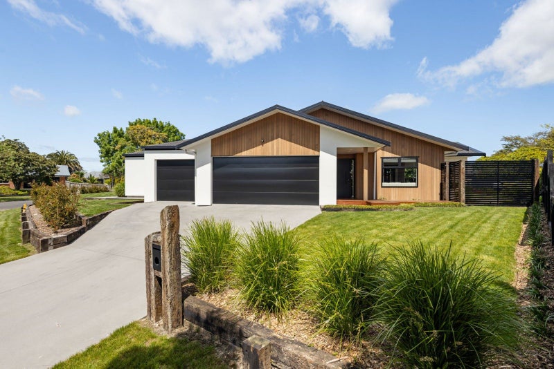 4 Meridian Place, Flagstaff, Hamilton - Carousel 1