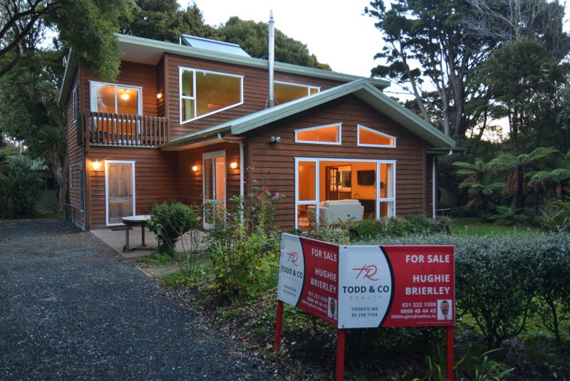 33 Rakiura Parade, Otatara - Carousel 1