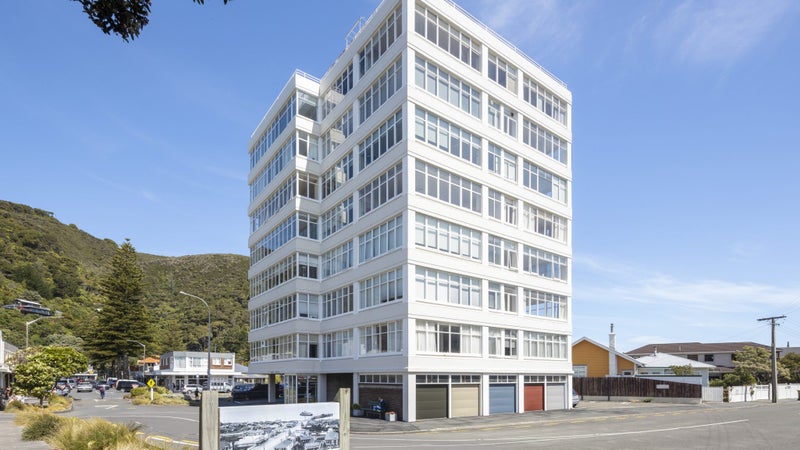 33 Rimu Street, Eastbourne, Lower Hutt - Carousel 1