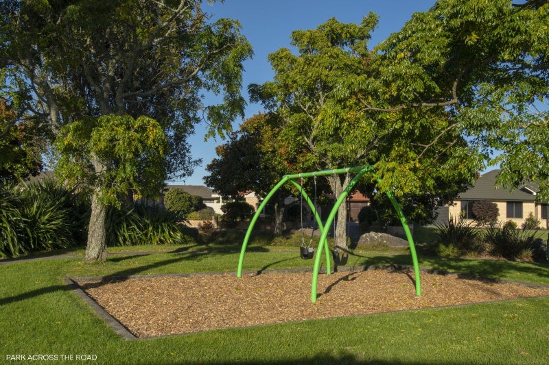 16 Elderton Avenue, Pyes Pa, Tauranga - Carousel 23